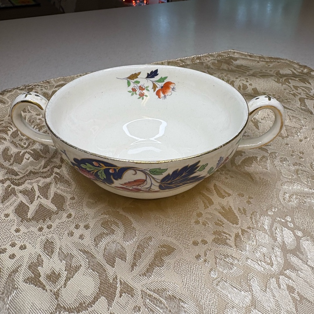 Vintage Two-Handled bowl - Picture 3 of 7